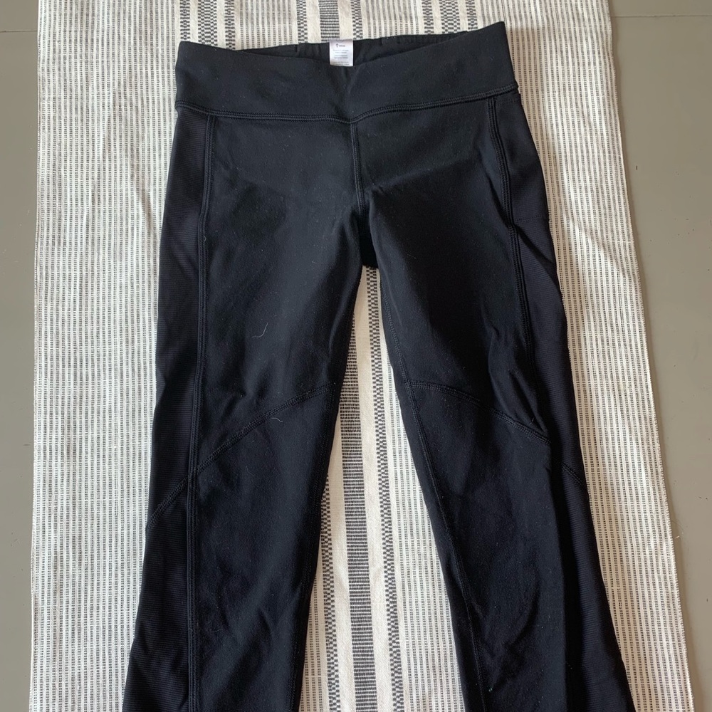 Ivivva Black Capri leggings